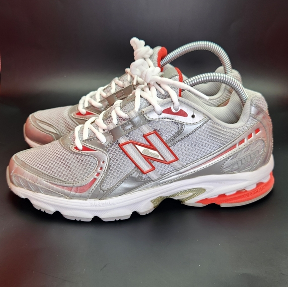 New Balance 749 (2009) - Picture 4 of 6